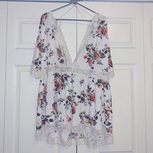 Rue 21 - Floral Laced Plus size Top